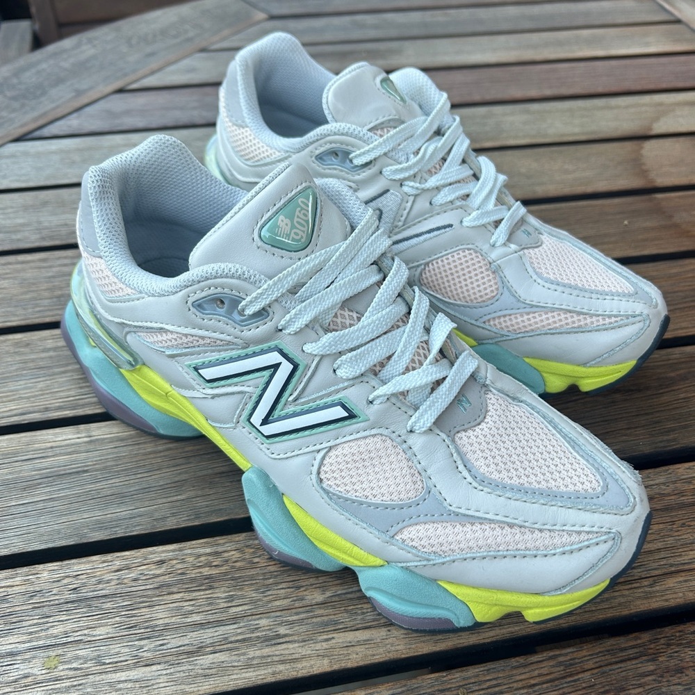 New Balance 9060 Moonbeam Vintage Rose Lime